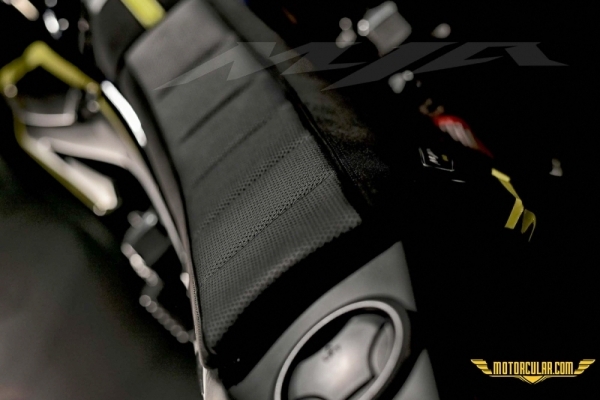 Custom Yamaha XJR1300 Flat Tracker www.motorcular.com