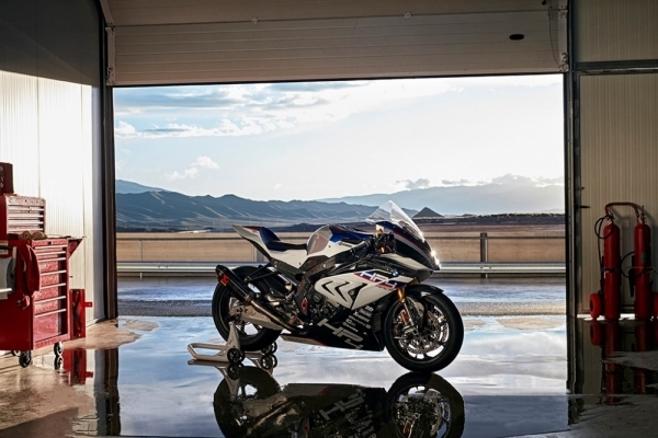 BMW HP4 RACE