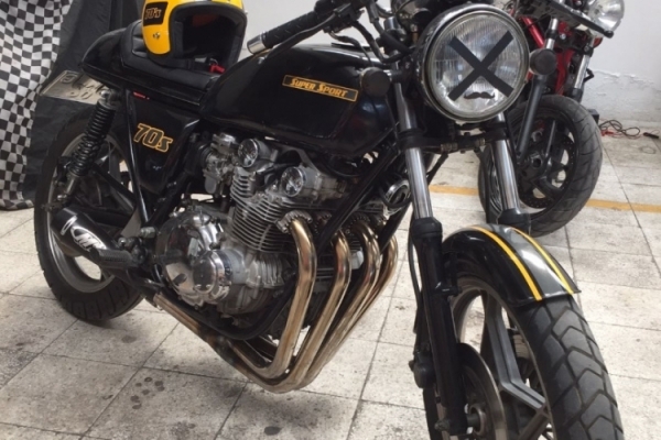 Suzuki GS550E